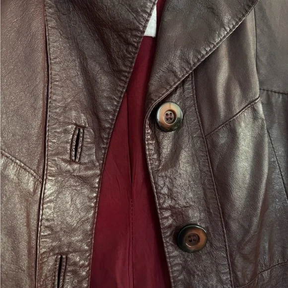 Women's burgundy Leather Trench Coat - Picture 2 of 3